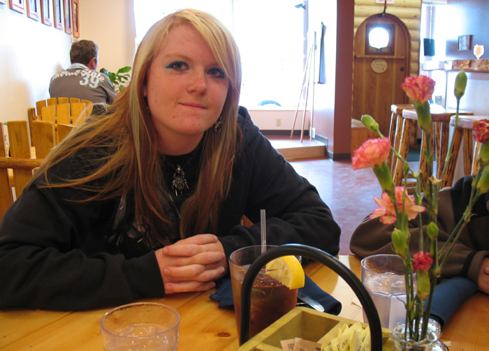 Isabella at the lunchtable